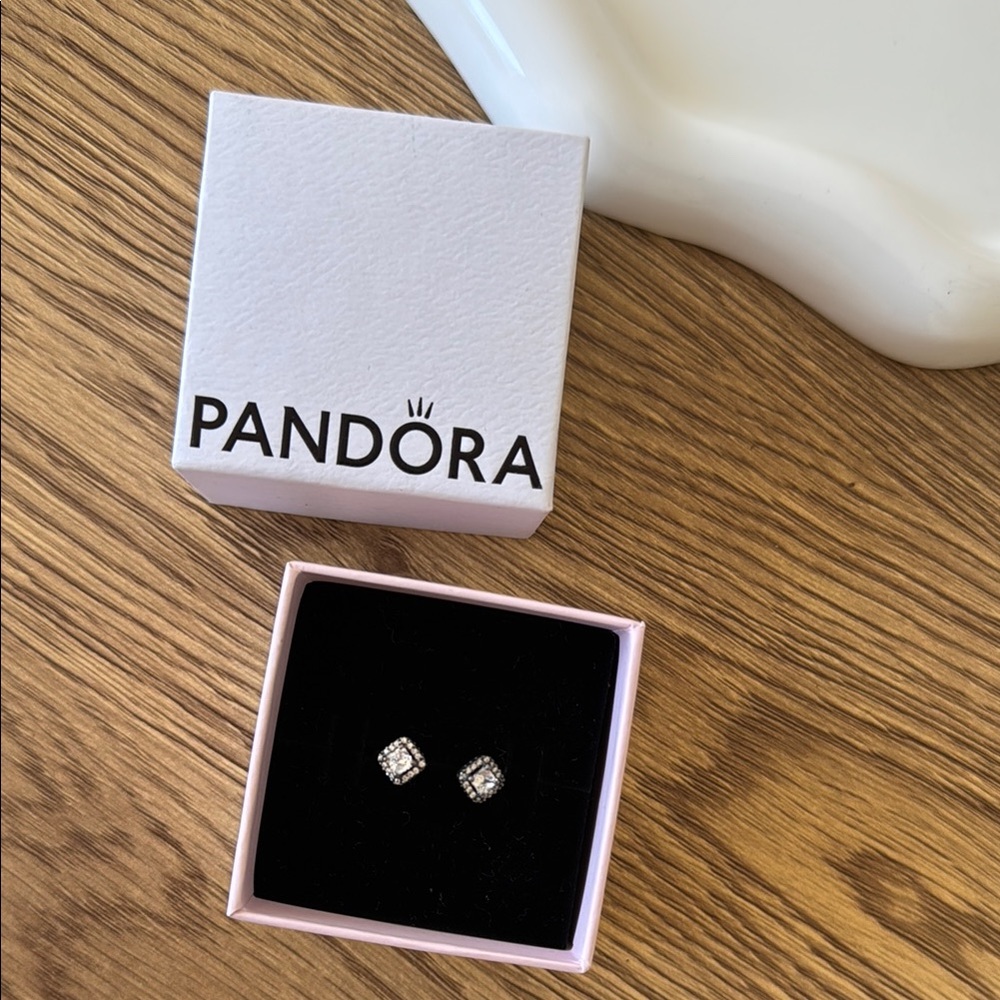 Pandora Silver Stud ring